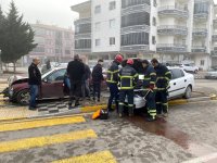 Aksaray'da 2 otomobil çarpıştı: 3 yaralı