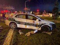 Aksaray'da Polis Aracı ile Otomobil Çarpıştı: 3 Polis, 6 Kişi Yaralandı