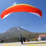 Yamaç Paraşütü Dünya Kupası Aksaray'da başladı